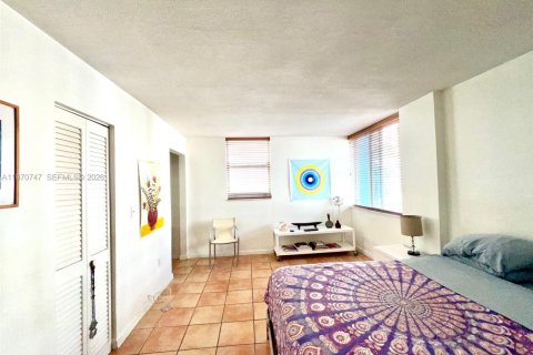 Condominio en venta en Miami Beach, Florida, 1 dormitorio, 70.98 m2 № 2033010 - foto 14