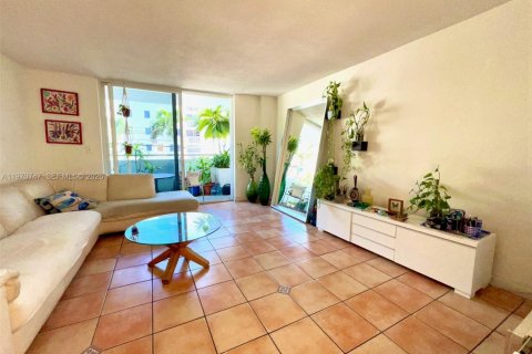 Condominio en venta en Miami Beach, Florida, 1 dormitorio, 70.98 m2 № 2033010 - foto 28