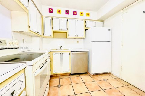 Condominio en venta en Miami Beach, Florida, 1 dormitorio, 70.98 m2 № 2033010 - foto 2