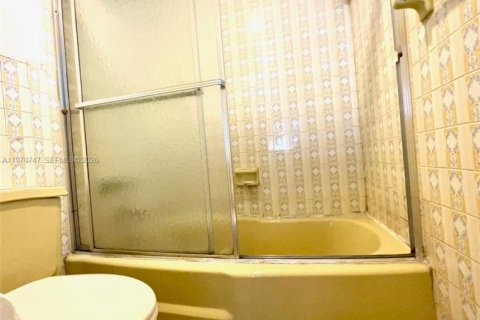 Condominio en venta en Miami Beach, Florida, 1 dormitorio, 70.98 m2 № 2033010 - foto 25