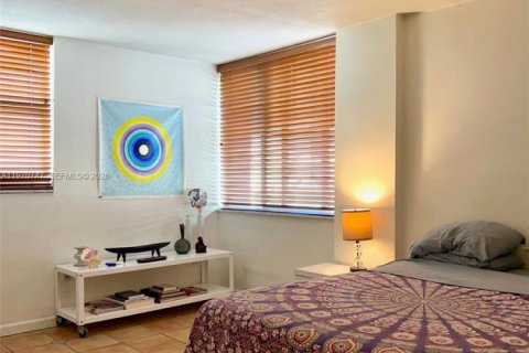 Condominio en venta en Miami Beach, Florida, 1 dormitorio, 70.98 m2 № 2033010 - foto 13