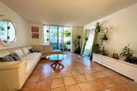 Condominio en venta en Miami Beach, Florida, 1 dormitorio, 70.98 m2 № 2033010 - foto 27