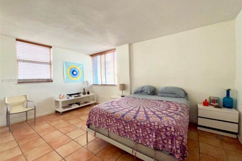 Condominio en venta en Miami Beach, Florida, 1 dormitorio, 70.98 m2 № 2033010 - foto 16