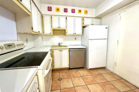 Condominio en venta en Miami Beach, Florida, 1 dormitorio, 70.98 m2 № 2033010 - foto 3