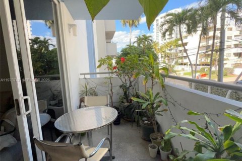 Condominio en Miami Beach, Florida, 1 dormitorio № 2033010