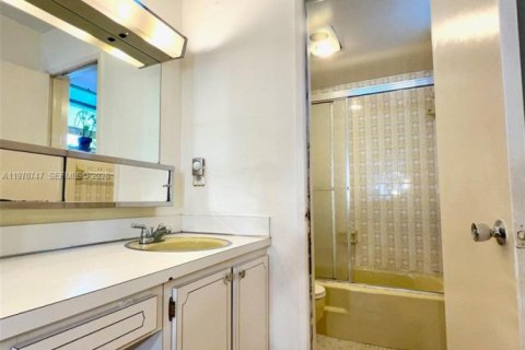 Condominio en venta en Miami Beach, Florida, 1 dormitorio, 70.98 m2 № 2033010 - foto 26