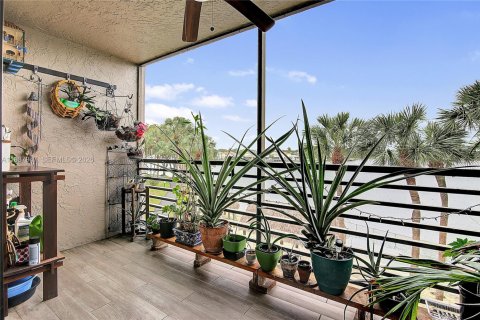 Condominio en venta en Pembroke Pines, Florida, 2 dormitorios, 94.85 m2 № 2051268 - foto 16