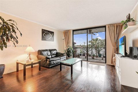 Condominio en venta en Pembroke Pines, Florida, 2 dormitorios, 94.85 m2 № 2051268 - foto 13