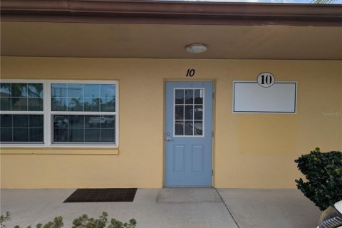 Immobilier commercial à Hudson, Floride 2307.69 m2 № 2136563