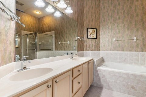 Condo in Port Charlotte, Florida, 3 bedrooms № 2237045 - photo 20