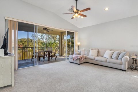Condo in Port Charlotte, Florida, 3 bedrooms № 2237045 - photo 8