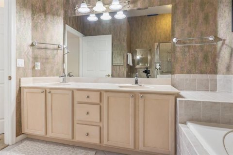 Condo in Port Charlotte, Florida, 3 bedrooms № 2237045 - photo 28