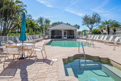 Condo in Port Charlotte, Florida, 3 bedrooms № 2237045 - photo 4