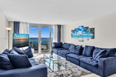 Купить кондоминиум в Халландейл-Бич, Флорида 2 спальни, 102.19м2, № 2005282 - фото 25