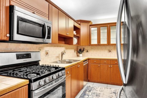 Купить кондоминиум в Халландейл-Бич, Флорида 2 спальни, 102.19м2, № 2005282 - фото 16