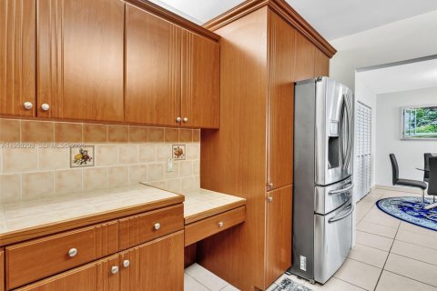 Купить кондоминиум в Халландейл-Бич, Флорида 2 спальни, 102.19м2, № 2005282 - фото 20