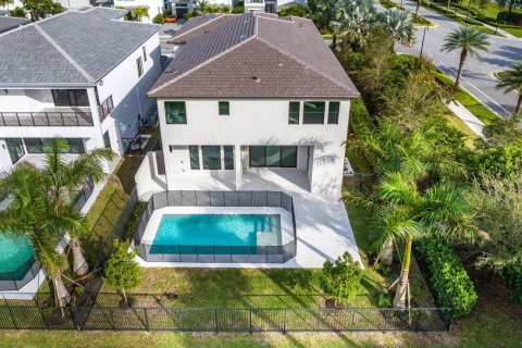 Casa en alquiler en Boca Raton, Florida, 6 dormitorios, 480.3 m2 № 909031 - foto 1