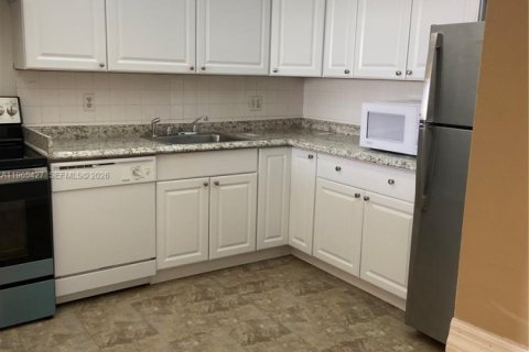 Condo in North Miami, Florida, 2 bedrooms  № 2081209