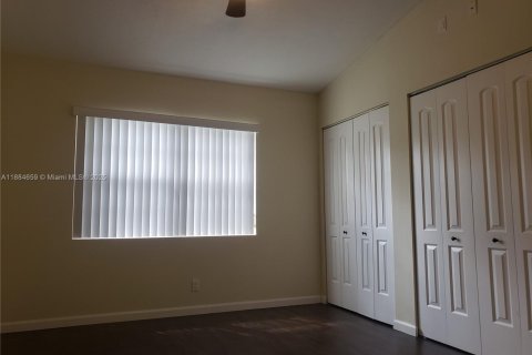 House in Weston, Florida 2 bedrooms, 82.96 sq.m. № 1930210 - photo 14