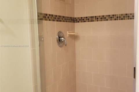 House in Weston, Florida 2 bedrooms, 82.96 sq.m. № 1930210 - photo 11
