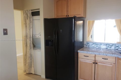 House in Weston, Florida 2 bedrooms, 82.96 sq.m. № 1930210 - photo 8