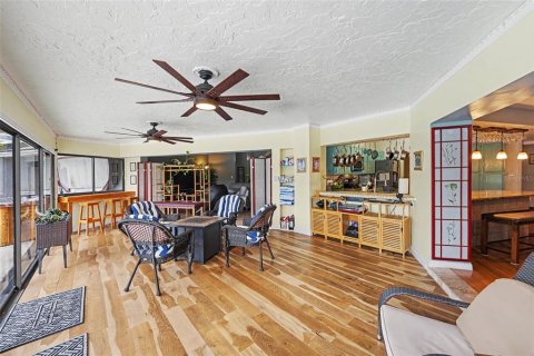 House in Clearwater, Florida 4 bedrooms, 402.08 sq.m. № 2234790 - photo 6