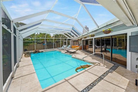 House in Clearwater, Florida 4 bedrooms, 402.08 sq.m. № 2234790 - photo 24