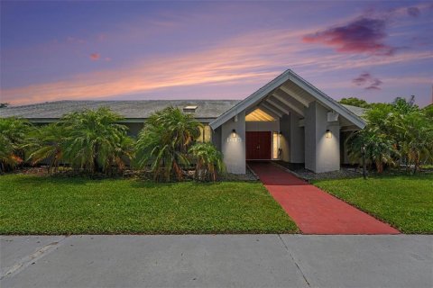 Casa en Clearwater, Florida 4 dormitorios, 402.08 m2 № 2234790