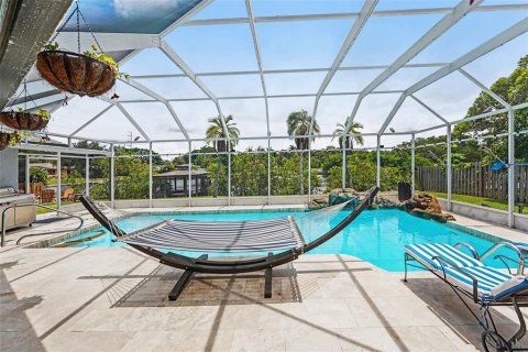 House in Clearwater, Florida 4 bedrooms, 402.08 sq.m. № 2234790 - photo 23