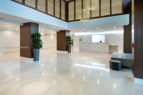 Condominio en alquiler en Miami, Florida, 1 dormitorio, 73.39 m2 № 2026425 - foto 14