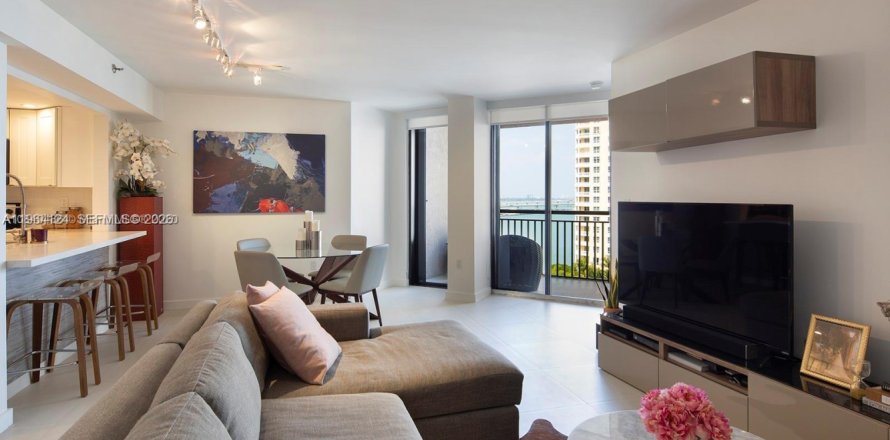 Condominio en Miami, Florida, 1 dormitorio  № 2026425