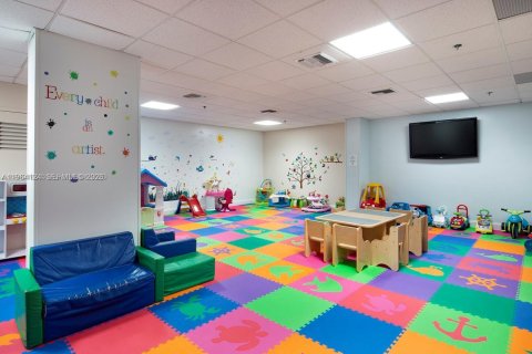 Condominio en alquiler en Miami, Florida, 1 dormitorio, 73.39 m2 № 2026425 - foto 19