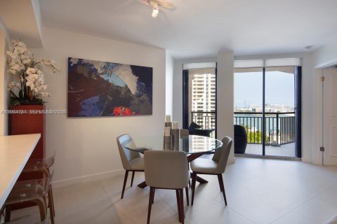 Condominio en alquiler en Miami, Florida, 1 dormitorio, 73.39 m2 № 2026425 - foto 6