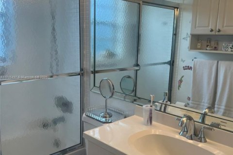 Condo in Deerfield Beach, Florida, 2 bedrooms  № 1764361 - photo 19