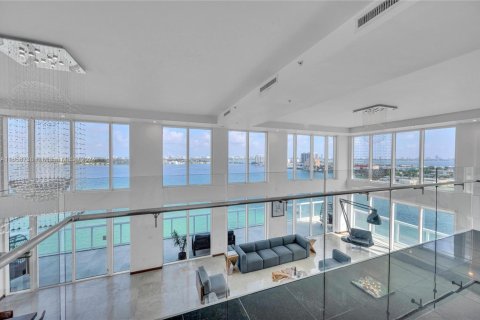 Immobilier commercial à vendre à North Bay Village, Floride: 141.58 m2 № 1959013 - photo 1