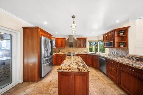 House in Tampa, Florida 4 bedrooms, 313.64 sq.m. № 2167542 - photo 21
