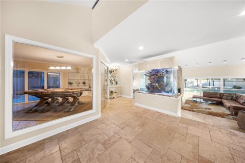 House in Tampa, Florida 4 bedrooms, 313.64 sq.m. № 2167542 - photo 5