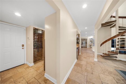 House in Tampa, Florida 4 bedrooms, 313.64 sq.m. № 2167542 - photo 17