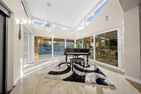 House in Tampa, Florida 4 bedrooms, 313.64 sq.m. № 2167542 - photo 16