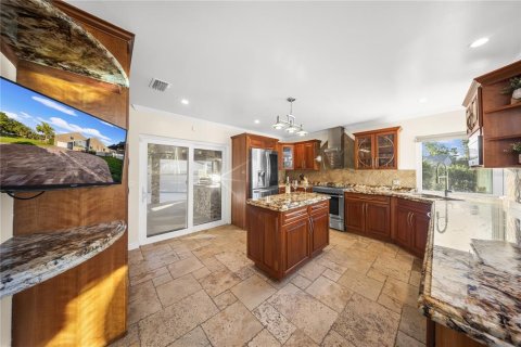 House in Tampa, Florida 4 bedrooms, 313.64 sq.m. № 2167542 - photo 18