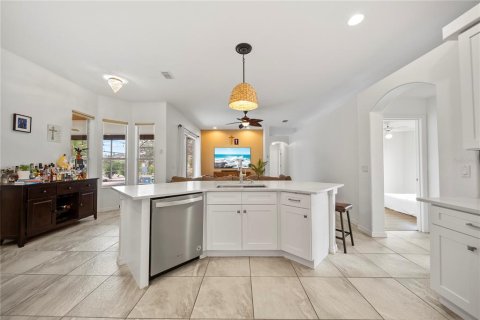 House in Davenport, Florida 4 bedrooms, 220.55 sq.m. № 1820449 - photo 12