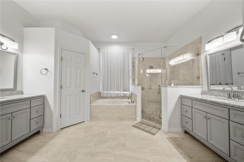 House in Davenport, Florida 4 bedrooms, 220.55 sq.m. № 1820449 - photo 18