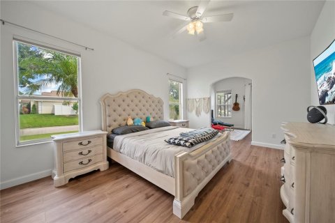 House in Davenport, Florida 4 bedrooms, 220.55 sq.m. № 1820449 - photo 15