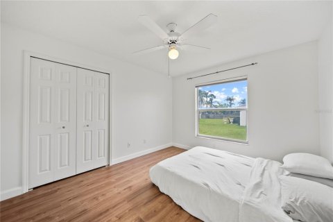 House in Davenport, Florida 4 bedrooms, 220.55 sq.m. № 1820449 - photo 22