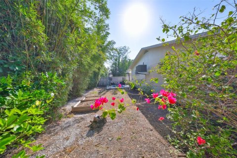 House in Saint Petersburg, Florida 2 bedrooms, 94.76 sq.m. № 1673438 - photo 27
