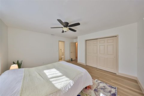 House in Saint Petersburg, Florida 2 bedrooms, 94.76 sq.m. № 1673438 - photo 16