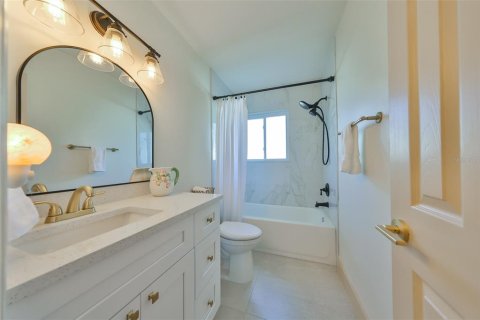 House in Saint Petersburg, Florida 2 bedrooms, 94.76 sq.m. № 1673438 - photo 22