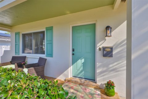 House in Saint Petersburg, Florida 2 bedrooms, 94.76 sq.m. № 1673438 - photo 4
