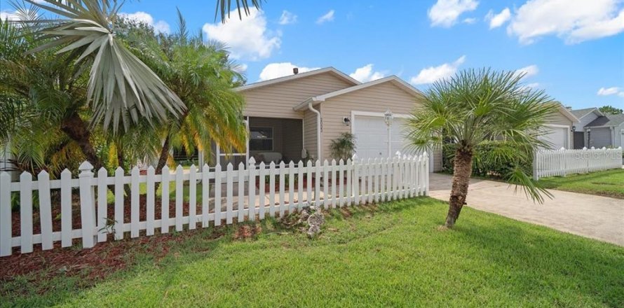 Villa ou maison à The Villages, Floride 2 chambres, 107.4 m2 № 1915617