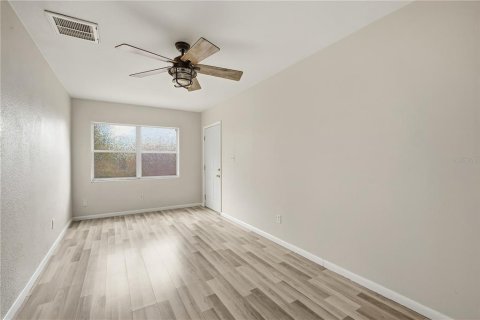House in Tampa, Florida 3 bedrooms, 149.57 sq.m. № 2393477 - photo 19